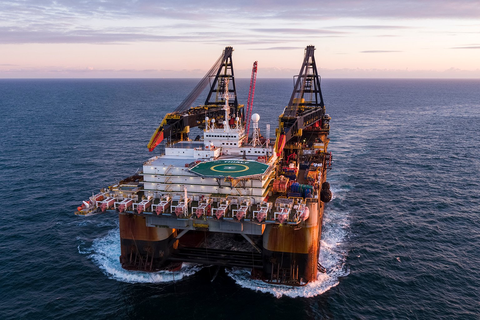 Thialf en route Brae Bravo 2 Low Res